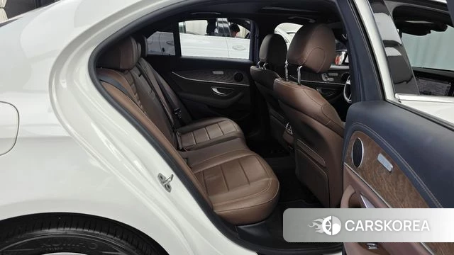 Mercedes-Benz E-Class W213 2022 Белый из Кореи, фото 3