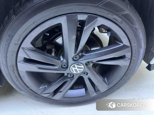 Volkswagen Golf 2023 Белый из Китая, фото 3