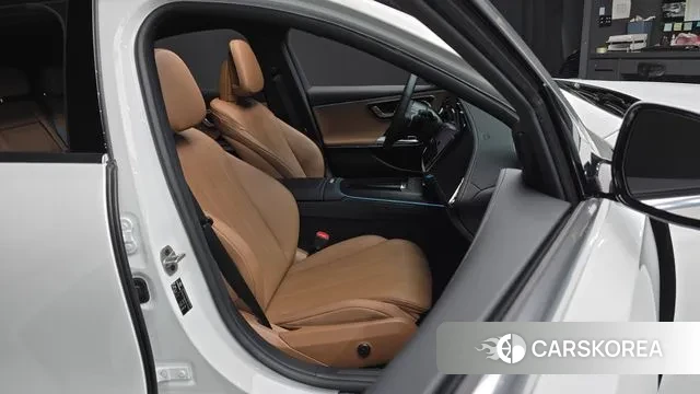 Mercedes-Benz E-Class W214 2025 Белый из Кореи, фото 3