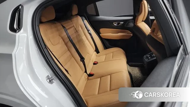 Volvo S60 3rd generation 2019 Белый из Кореи, фото 3