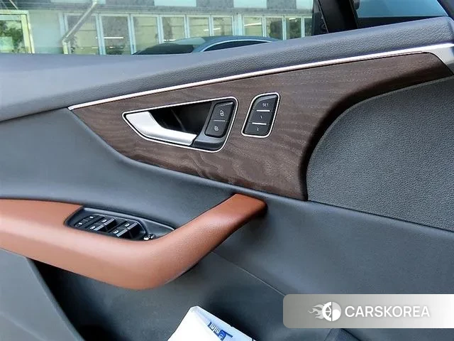 Audi Q7 (4M) 2021 Белый из Кореи, фото 3