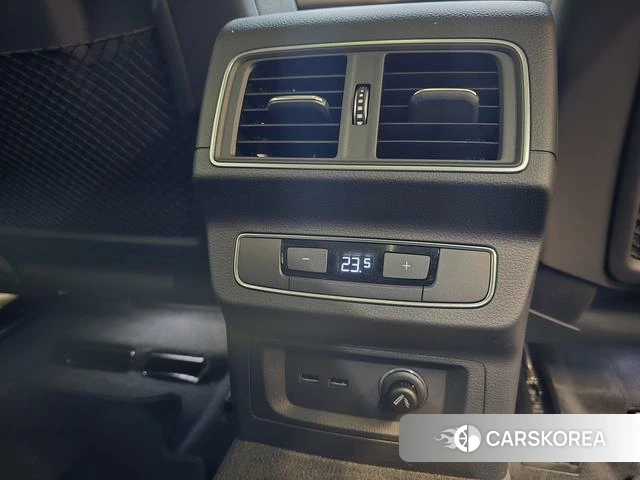 Audi Q5L 2021 Черный из Китая, фото 3