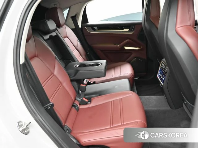 Porsche Cayenne (PO536) 2025 Жемчужный цвет из Кореи, фото 3
