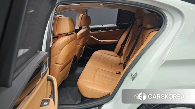 BMW 5 Series (G30) 2022 Белый из Кореи, фото 3