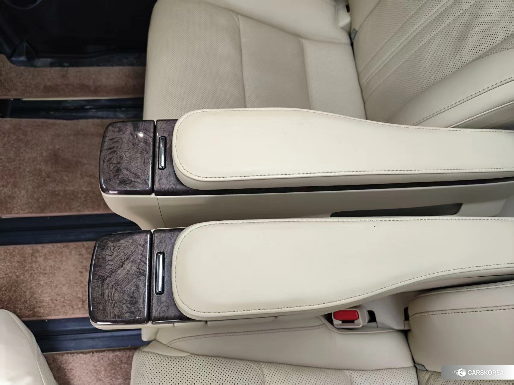 Toyota Elfa 2023 Белый из Китая, фото 3