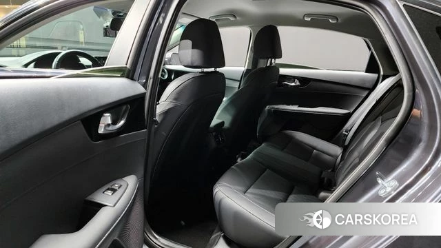 Kia The New K3 2nd generation 2024 Серый из Кореи, фото 3