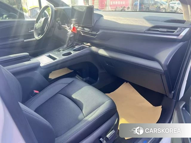 Toyota Saina 2022 Белый из Китая, фото 3