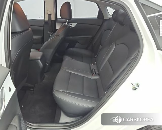Kia The New K3 2nd generation 2022 Белый из Кореи, фото 3