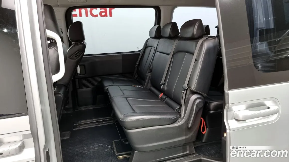 Hyundai Staria 2021 Серебряный из Кореи, фото 3