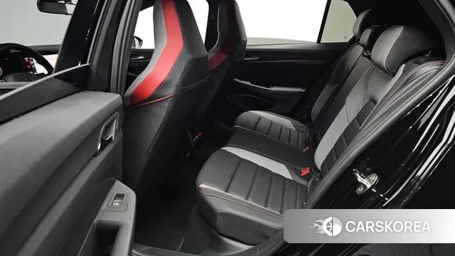 Volkswagen Golf 8th Generation 2024 Черный из Кореи, фото 3