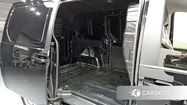 Hyundai Staria 2022 Черный из Кореи, фото 3