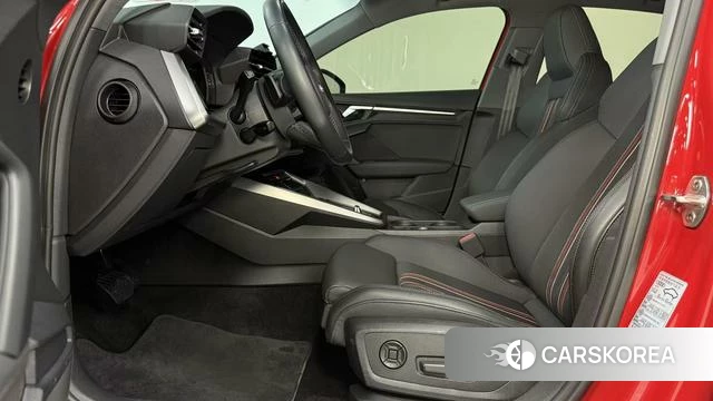 Audi A3 2022 Красный из Китая, фото 3