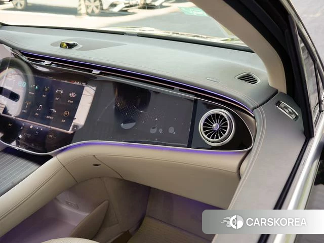 Mercedes-Benz EQS SUV 2026 Черный из Китая, фото 3