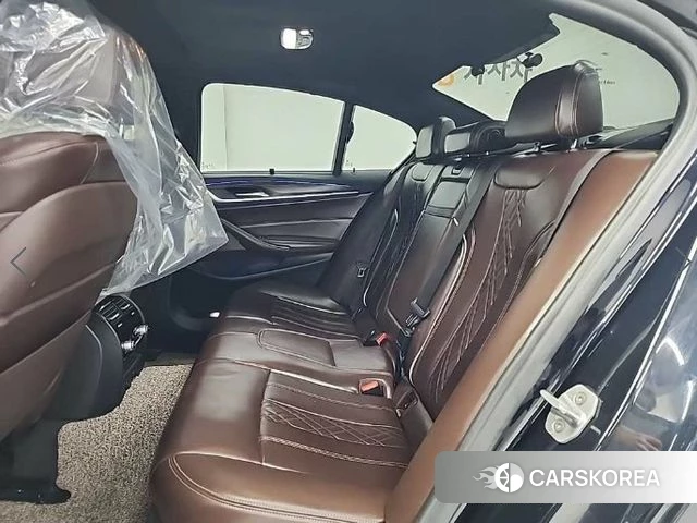 BMW 5 Series (G30) 2018 Черный из Кореи, фото 3