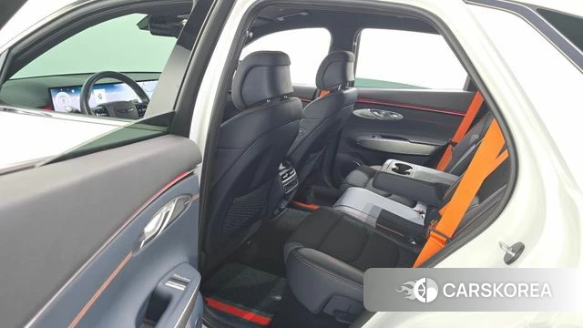 Genesis GV70 2024 Белый из Кореи, фото 3