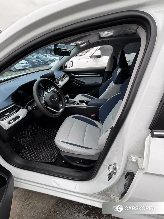 Geely Automobile Emgrand 2023 Белый из Китая, фото 3