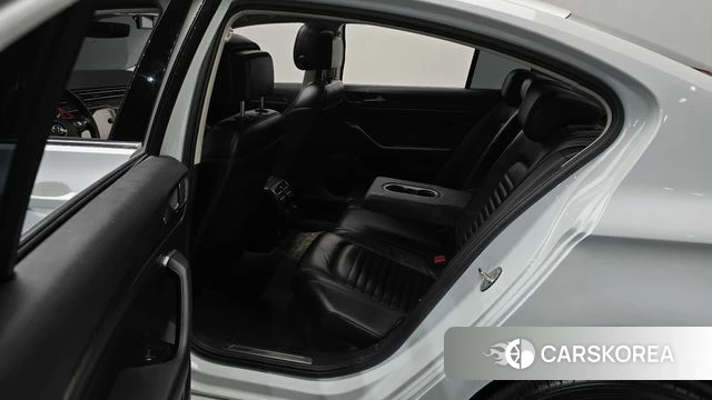 Volkswagen Passat GT (B8) 2018 Белый из Кореи, фото 3