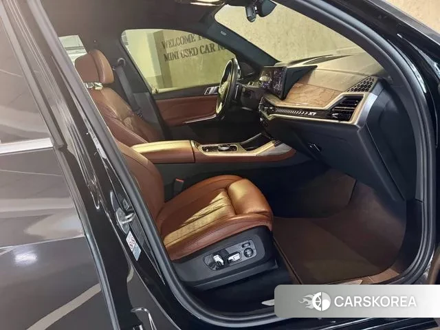 BMW X7 (G07) 2022 Черный из Кореи, фото 3