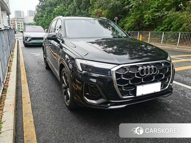 Audi Q7 2025 Черный из Китая, фото 3