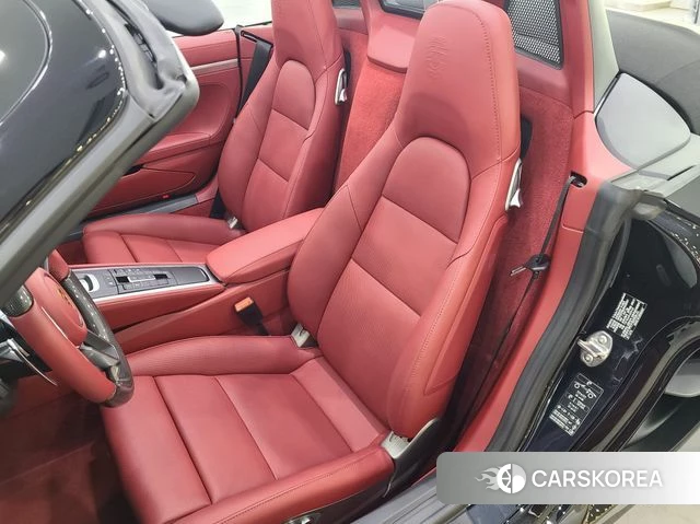 Porsche 718 Boxster 2024 Черный из Кореи, фото 3