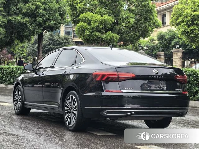 Volkswagen Passat 2021 Черный из Китая, фото 3