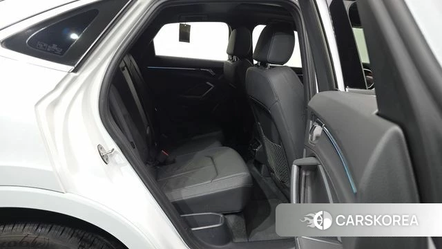 Audi Q3 (F3) 2020 Белый из Кореи, фото 3