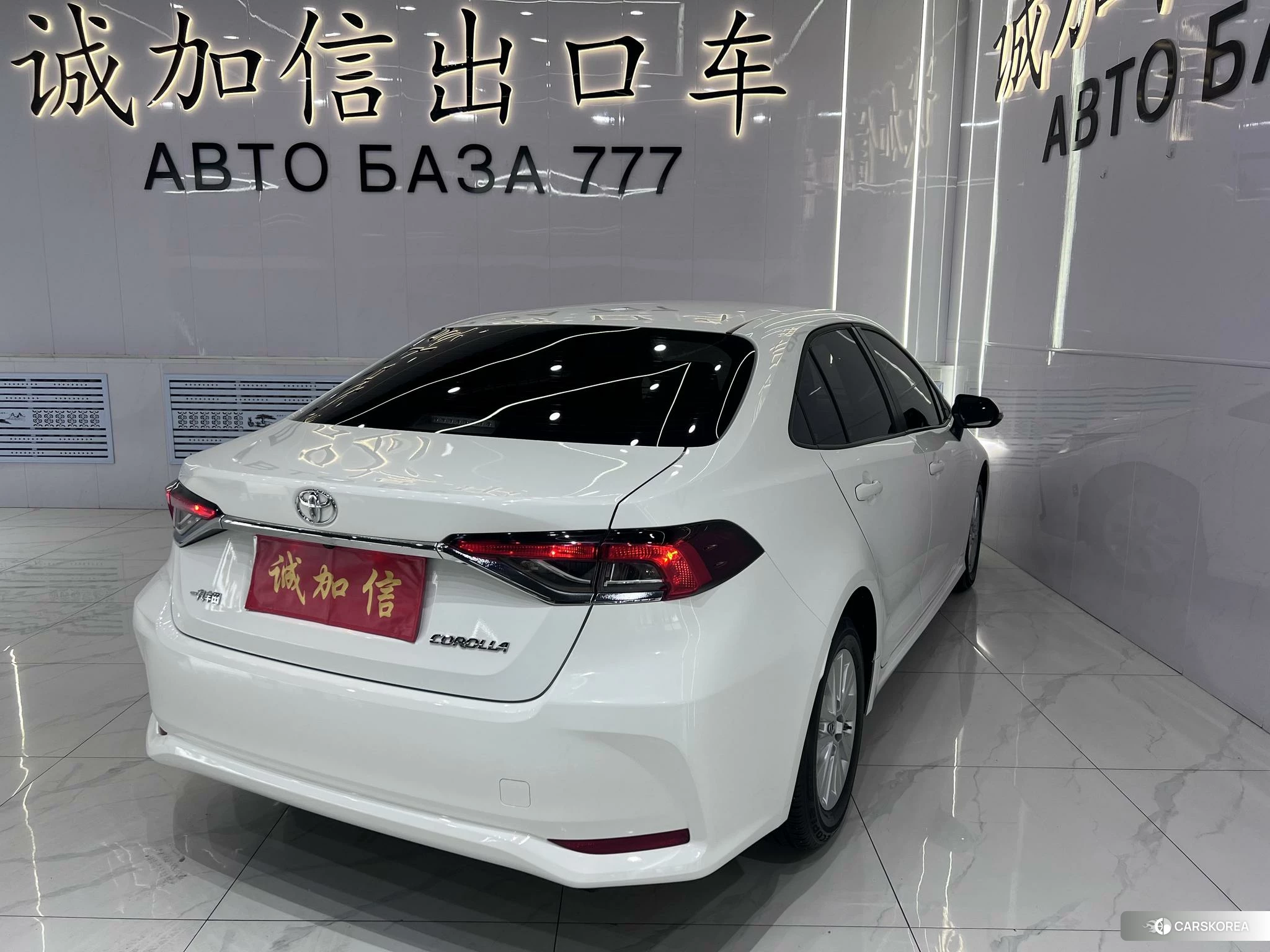 Toyota Corolla 2021 Белый из Китая, фото 3