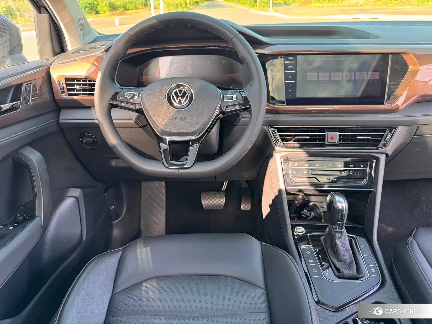 Volkswagen Tharu 2022 Silver/gray из Китая, фото 3