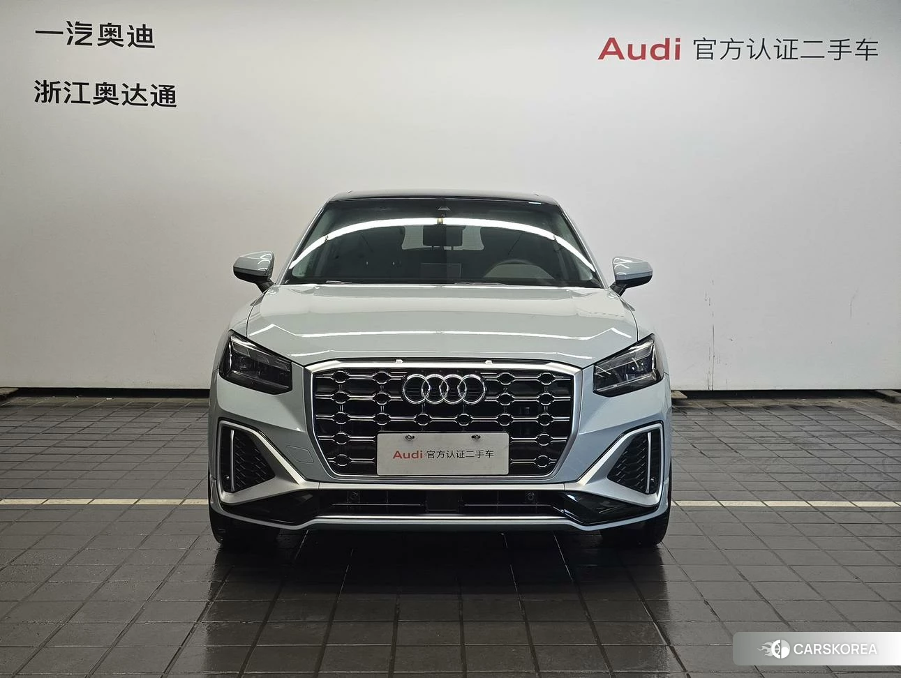 Audi Q2L 2021 Серебристо-серый из Китая, фото 3