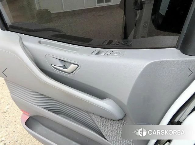 Hyundai Staria 2021 Белый из Кореи, фото 3