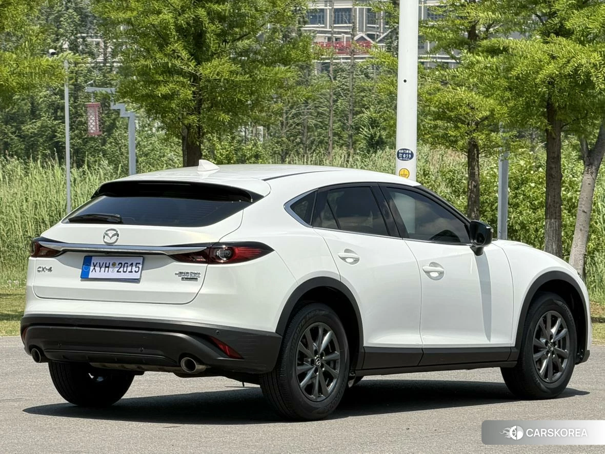 Mazda CX-4 2020 Белый из Китая, фото 3