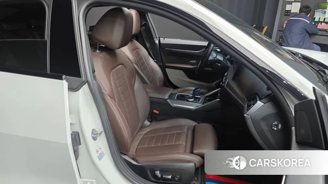 BMW i4 2023 Белый из Кореи, фото 3