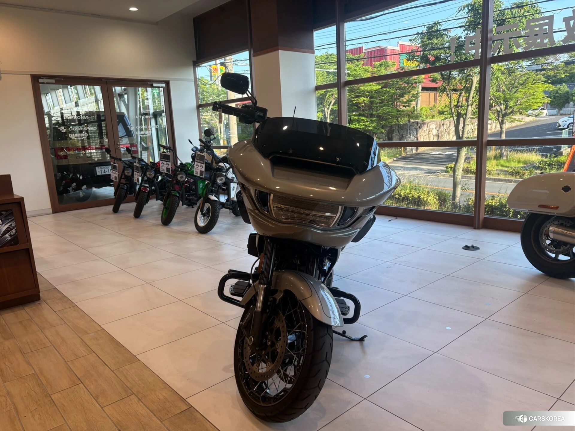 Проданный Harley-Davidson Road Glide FLTRXSE1800 CVO 2023 из Японии