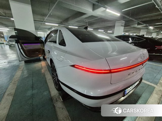 Hyundai Grandeur Hybrid (GN7) 2023 Белый из Кореи, фото 3