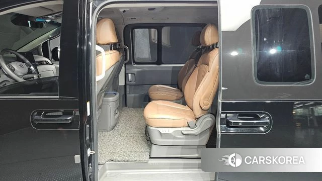 Hyundai Staria 2021 Черный из Кореи, фото 3