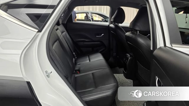 Hyundai Kona (SX2) 2023 Белый из Кореи, фото 3