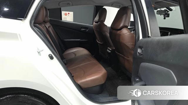 Toyota Prius 4th Generation 2018 Белый из Кореи, фото 3