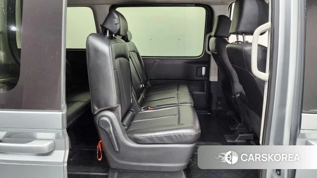 Hyundai Staria 2023 Серебряный из Кореи, фото 3