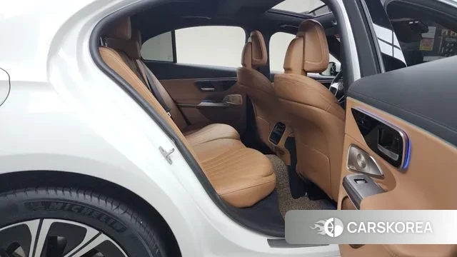 Mercedes-Benz E-Class W214 2024 Белый из Кореи, фото 3