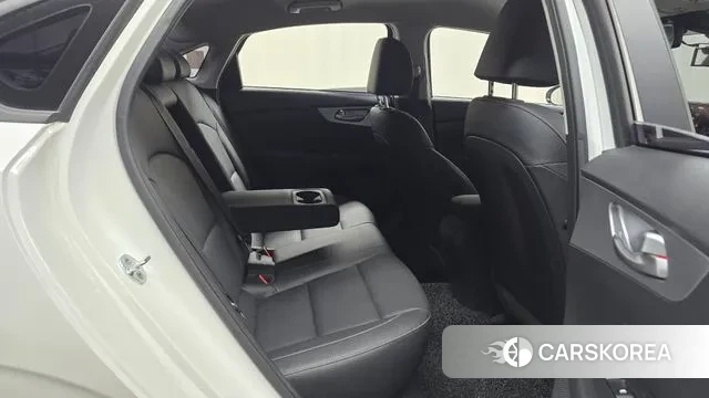 Kia The New K3 2nd generation 2021 Белый из Кореи, фото 3