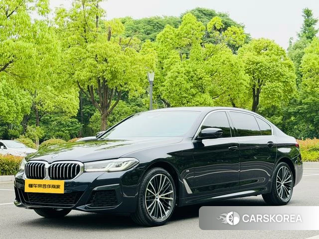 BMW 5 series 2022 Черный из Китая, фото 3