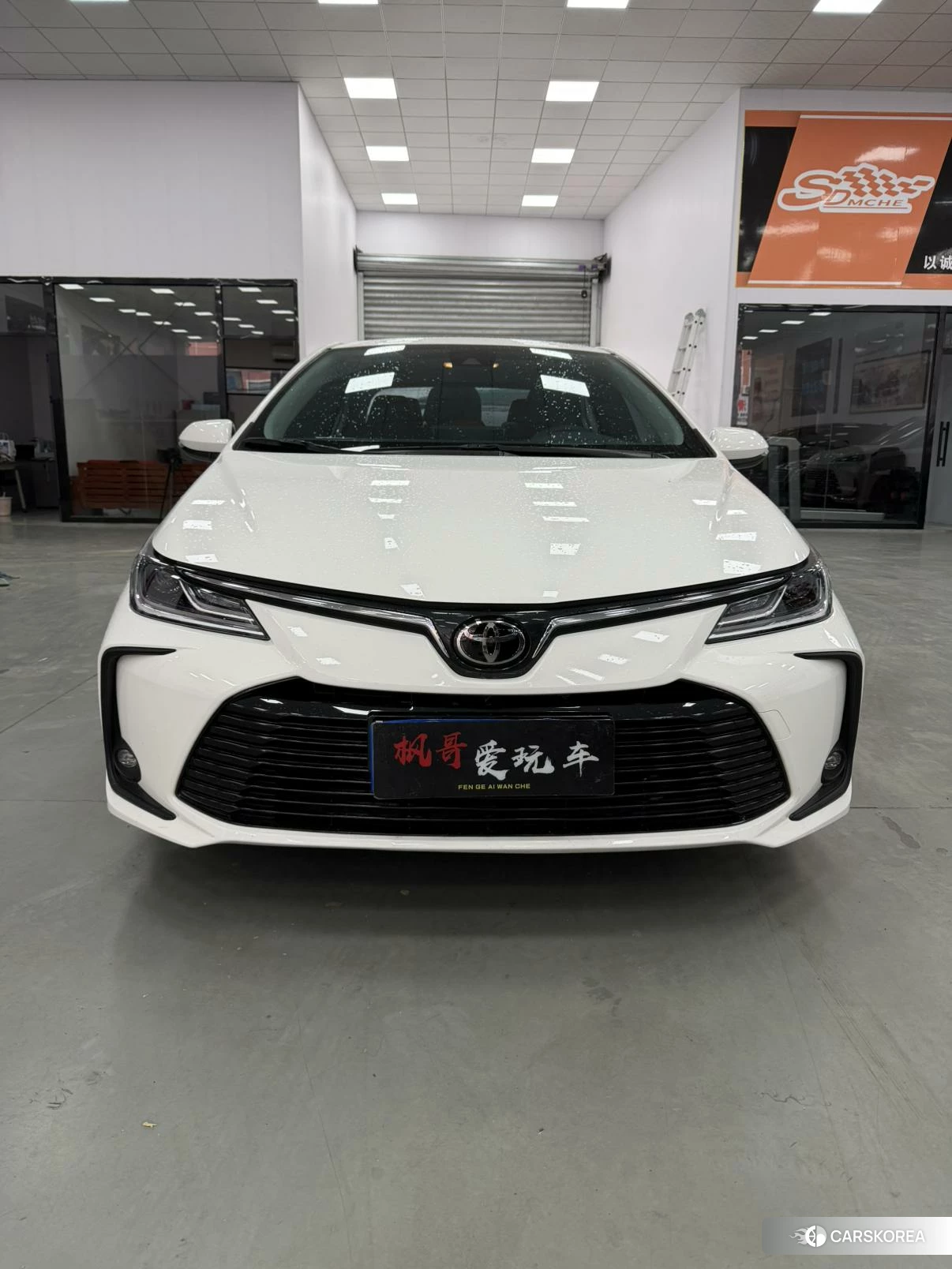 Toyota Corolla 2023 Белый из Китая, фото 3