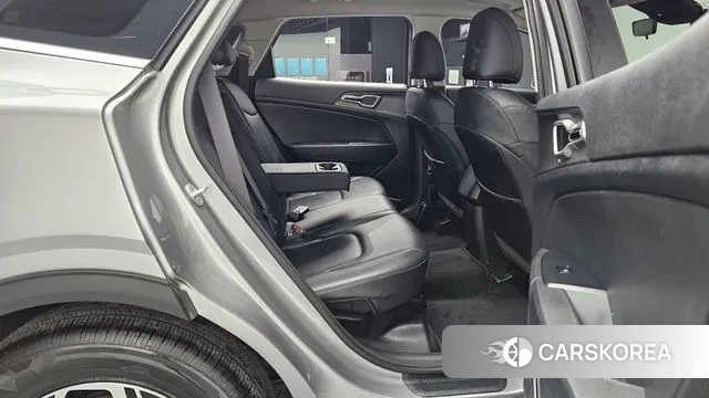 Kia Sportage 5th Generation 2022 Серебристо-серый из Кореи, фото 3