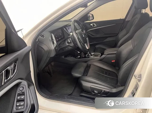 BMW 1 Series (F40) 2022 Белый из Кореи, фото 3