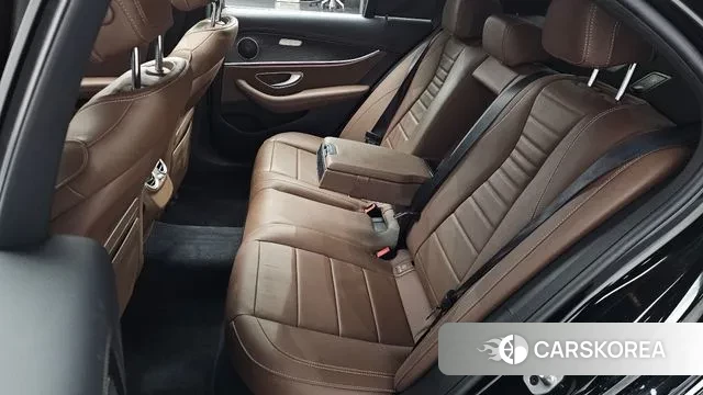 Mercedes-Benz E-Class W213 2023 Черный из Кореи, фото 3