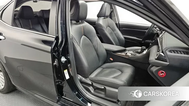 Toyota Camry (XV70) 2018 Черный из Кореи, фото 3