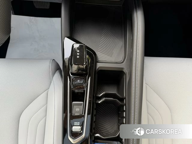 Geely Automobile Binyue 2026 Белый из Китая, фото 3