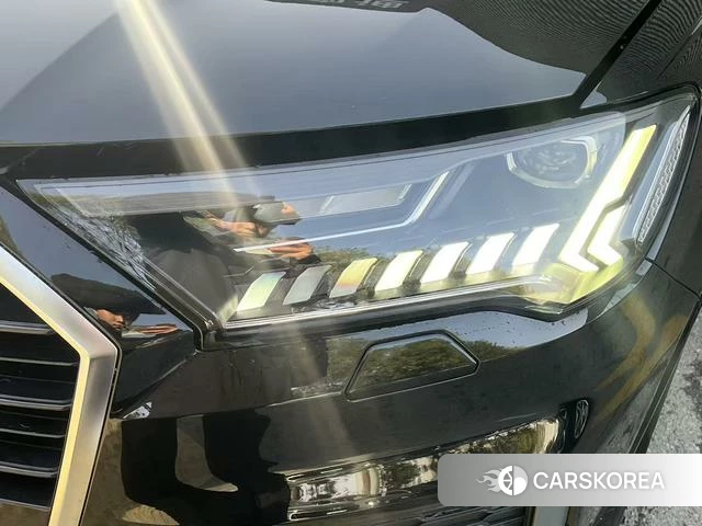 Audi Q7 2023 Черный из Китая, фото 3