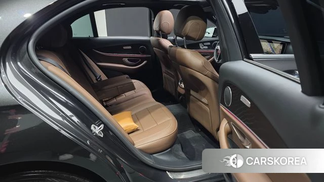 Mercedes-Benz E-Class W213 2023 Серый из Кореи, фото 3
