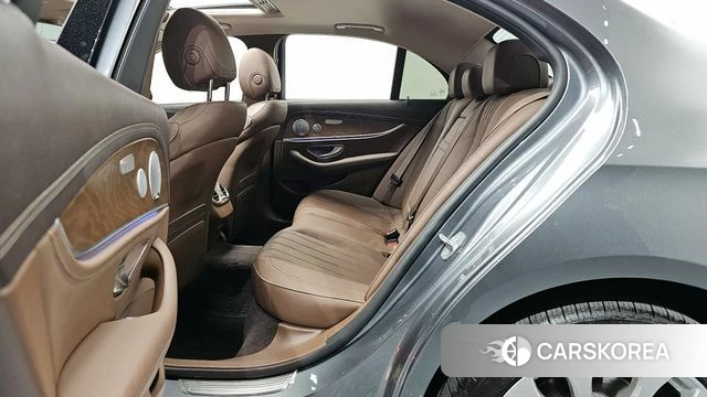 Mercedes-Benz E-Class W213 2018 Серый из Кореи, фото 3